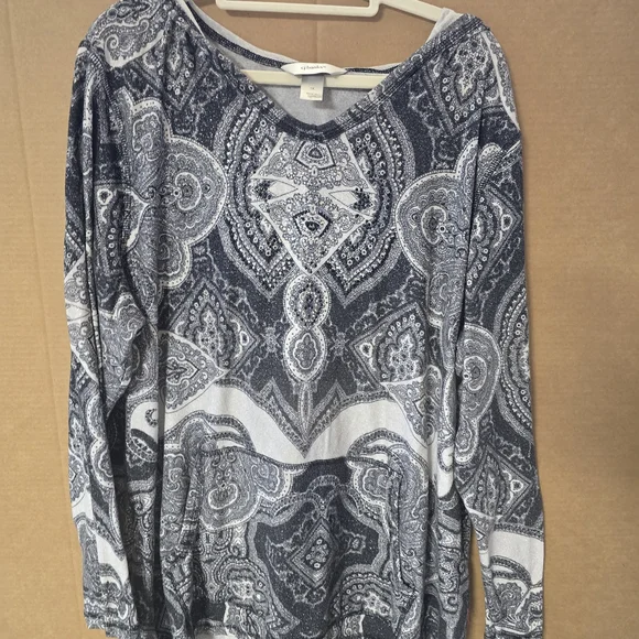 CJ Banks Patterned Sparkly Long Sleeve Top With Gems And Hood Size 1X  107 - Picture 1 of 11